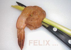 519eb-crevetten_aufspiessen