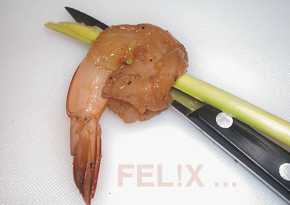 519eb-crevetten_aufspiessen