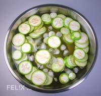 dcce1-auberginen_waessern