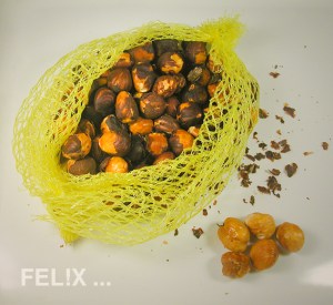 aa598-haselnuesse-schaelen